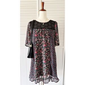 InTu Crotchet Neck Floral Flare Short Sleeve Dress